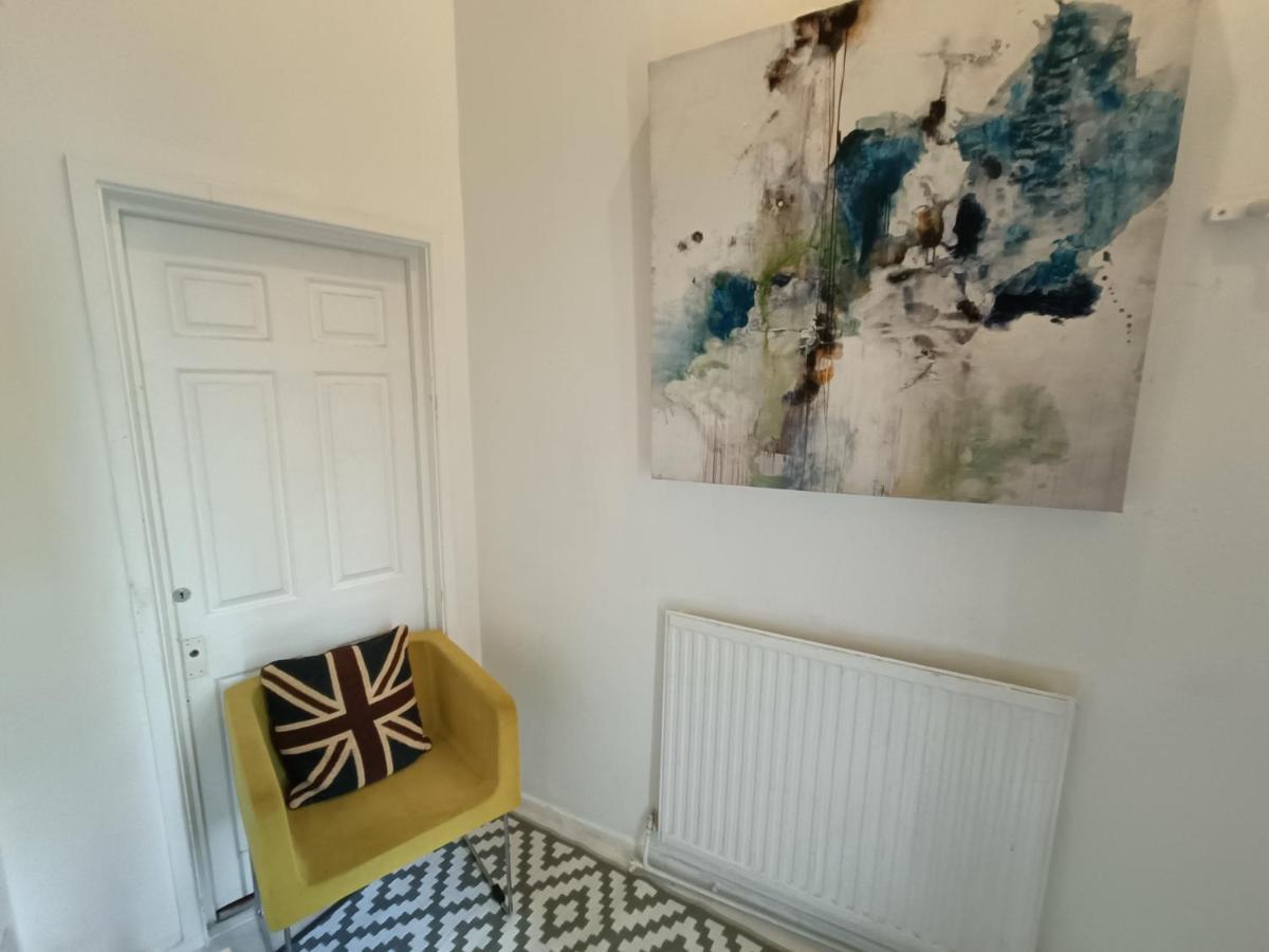 2 Bed Functional House Close To Manor Park Train Station Λονδίνο Εξωτερικό φωτογραφία