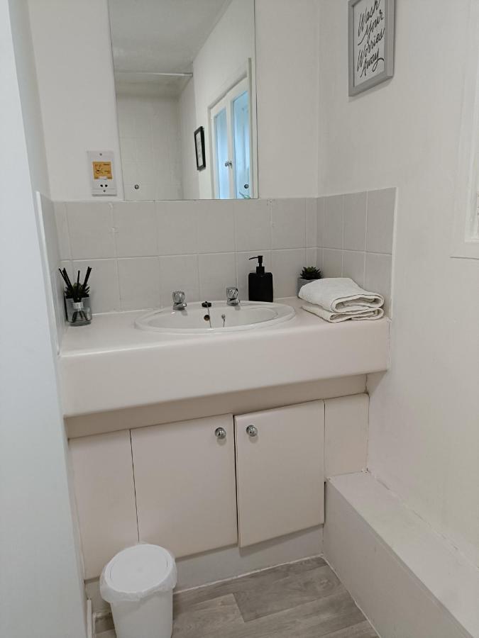 2 Bed Functional House Close To Manor Park Train Station Λονδίνο Εξωτερικό φωτογραφία